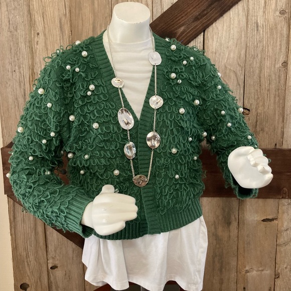 Green Sweater - Picture 1 of 9